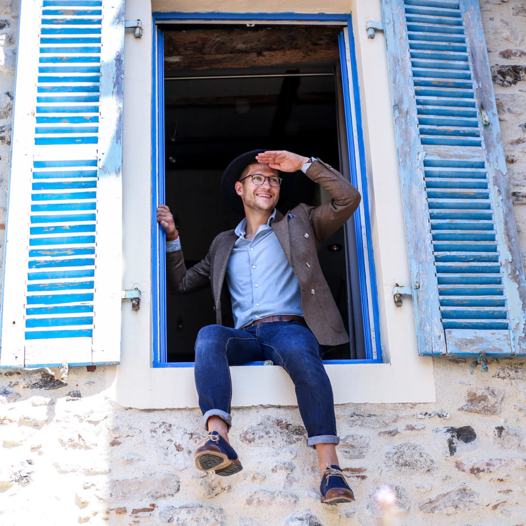 Yves Dron de chez Dress me Up avec ses lunettes de vue made in france