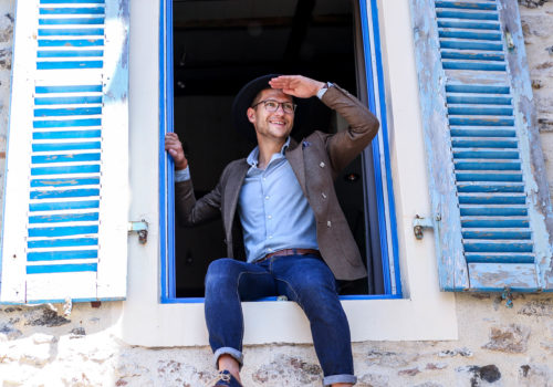 Yves Dron de chez Dress me Up avec ses lunettes de vue made in france